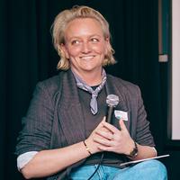 Pasfoto Sophie van Oostvoorn